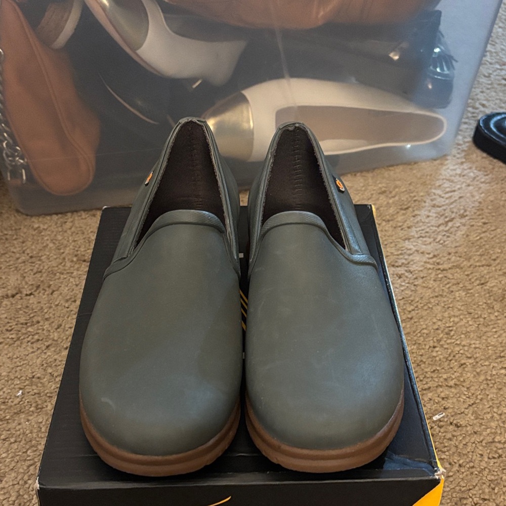 BOGS Women's Sweetpea Slip On Waterproof Galoshes Rain Shoe Size 7